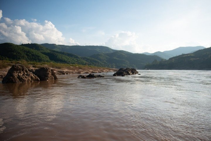 Chiang Rai: 2 Days 1 Night Slow Boat Transfer to Luang Prabang