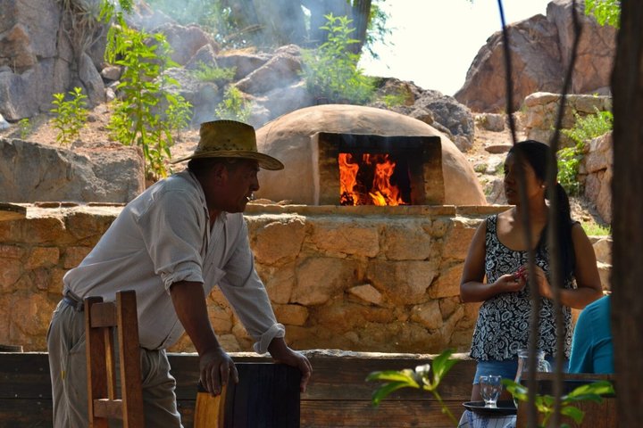 CAFAYATE Wine and Nature, Regional Lunch in El Divisadero
