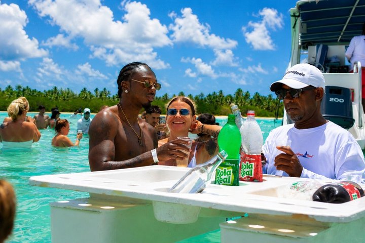 Saona Island Day Trip From Punta Cana with Lunch and Open Bar