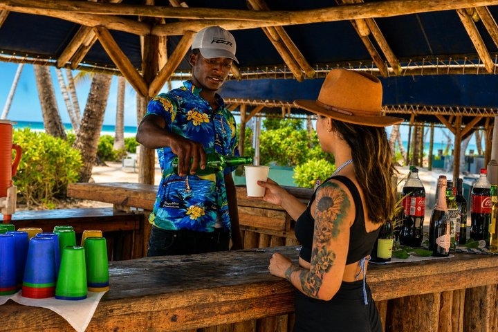 Saona Island Day Trip From Punta Cana with Lunch and Open Bar