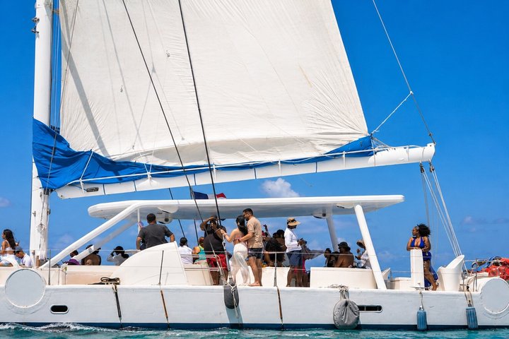 Saona Island Day Trip From Punta Cana with Lunch and Open Bar