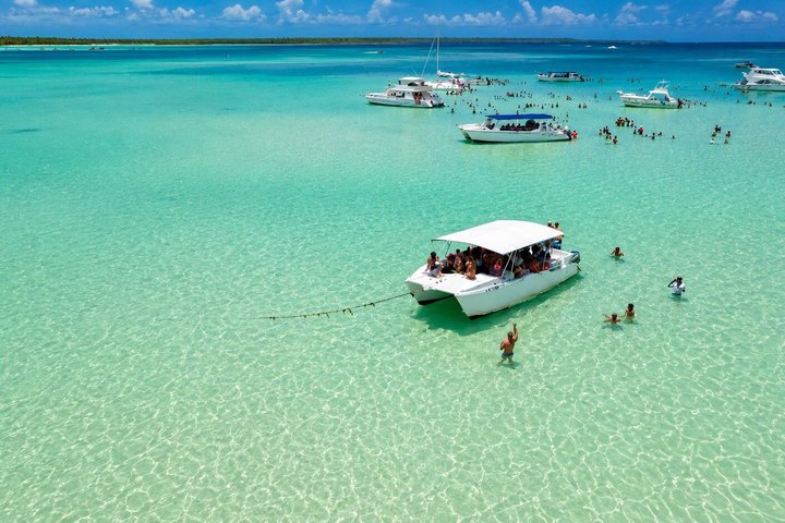 Saona Island Day Trip From Punta Cana with Lunch and Open Bar