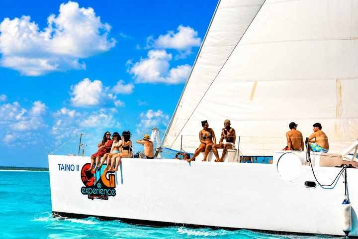 Saona Island Day Trip From Punta Cana with Lunch and Open Bar