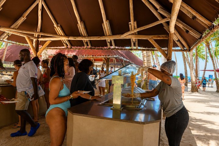 Saona Island Day Trip From Punta Cana with Lunch and Open Bar
