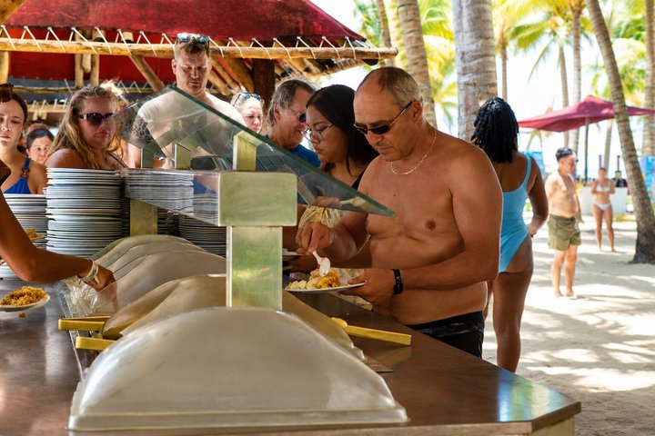 Saona Island Day Trip From Punta Cana with Lunch and Open Bar