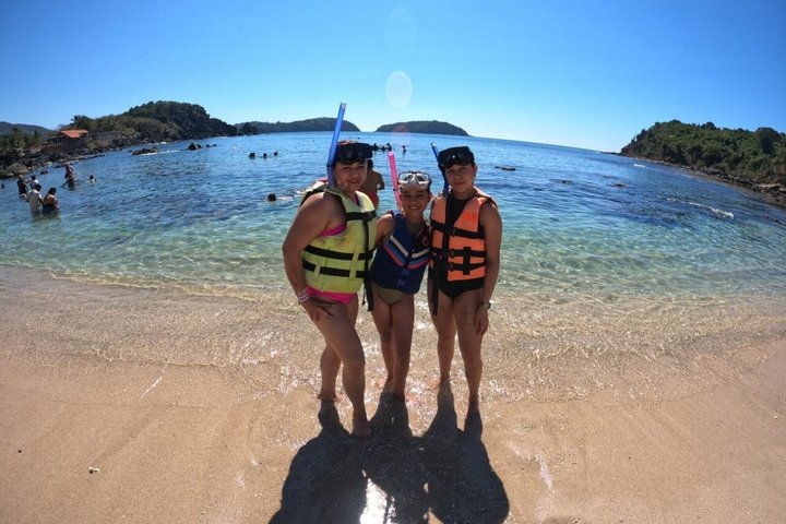 Half-Day Snorkeling Tour at Ixtapa Zihuatanejo with Lunch