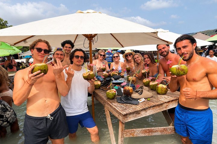 Cartagena Urban Party Boat to Cholón: 5 Stops with Lunch & Drinks