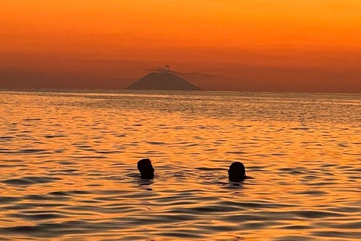 Aperitif at Sunset (Group)