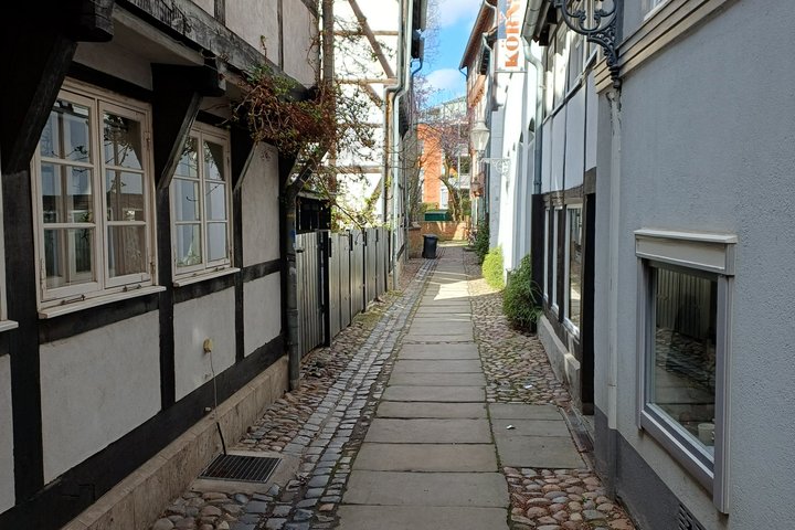 Self-guided crime thriller tour of Braunschweig's center