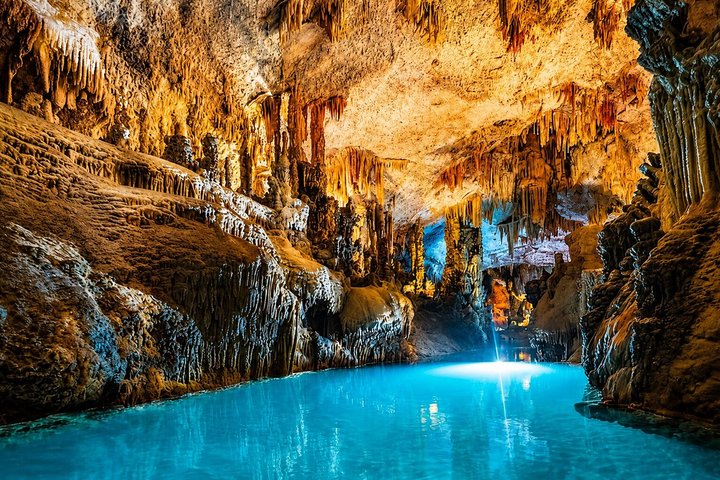 Jeita Grotto, Harisa & Byblos: Small Group Tour with Hotel pickup