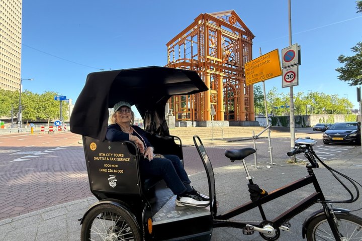 Private Pedicab/Rickshaw Tour of Rotterdam With a Local Guide