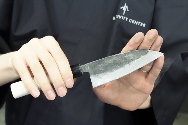 Make Your Own Knife in Osaka (Sharpening and Engraving)