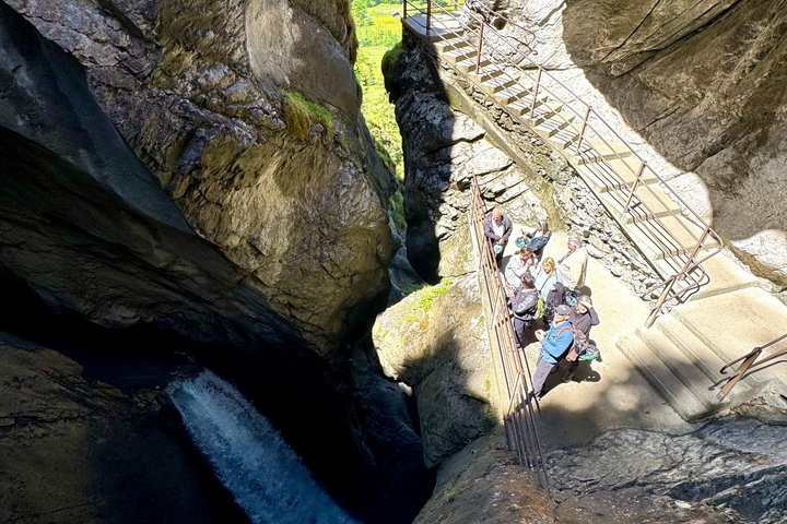 Lauterbrunnen E-Bike Tour - Trümmelbach Falls & Hidden Valleys