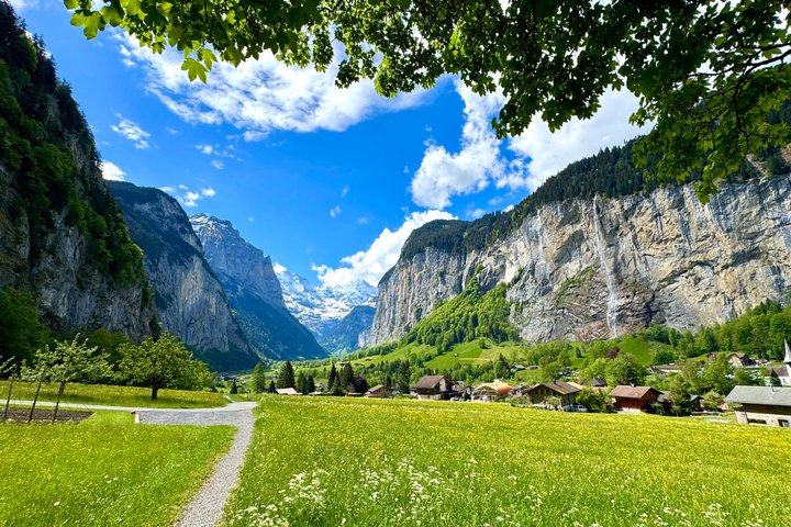 Lauterbrunnen E-Bike Tour - Trümmelbach Falls & Hidden Valleys