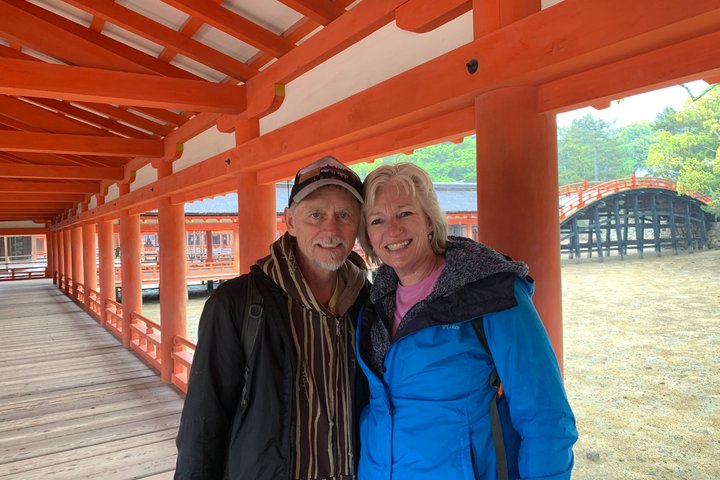 Hiroshima & Miyajima in 1 Day: Private Tour, Licensed Guide