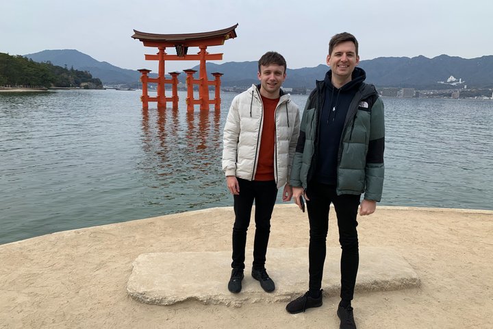 Hiroshima & Miyajima in 1 Day: Private Tour, Licensed Guide