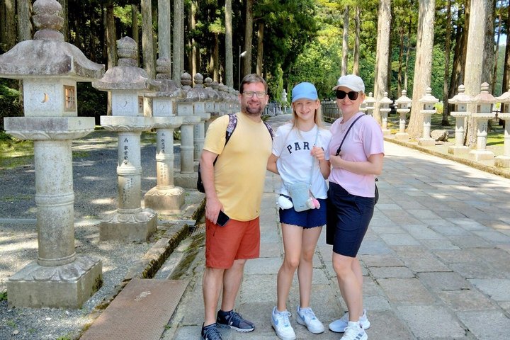Mt. Koya Sacred Sites Half-Day Tour with Licensed Guide