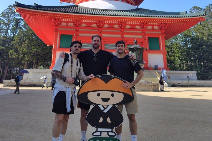 Mt. Koya Sacred Sites Half-Day Tour with Licensed Guide