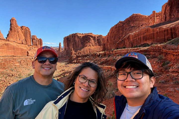 HIGHLY RATED Arches National Park Sightseeing Tour From Moab Utah