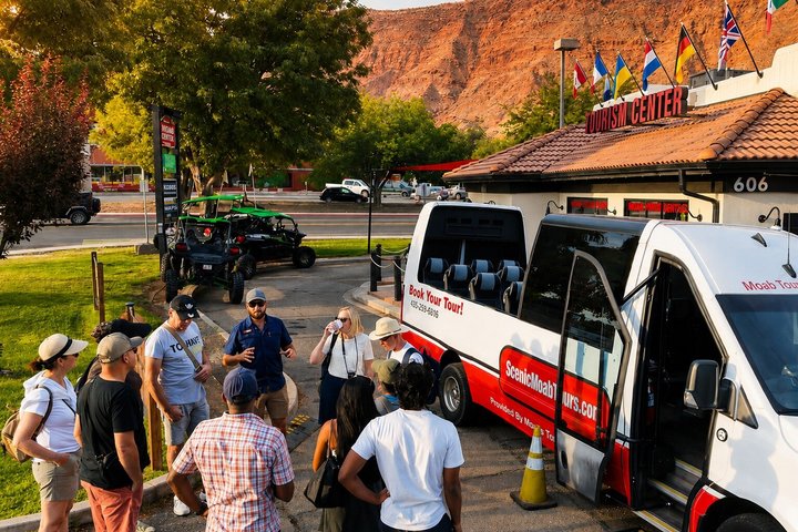 HIGHLY RATED Arches National Park Sightseeing Tour From Moab Utah
