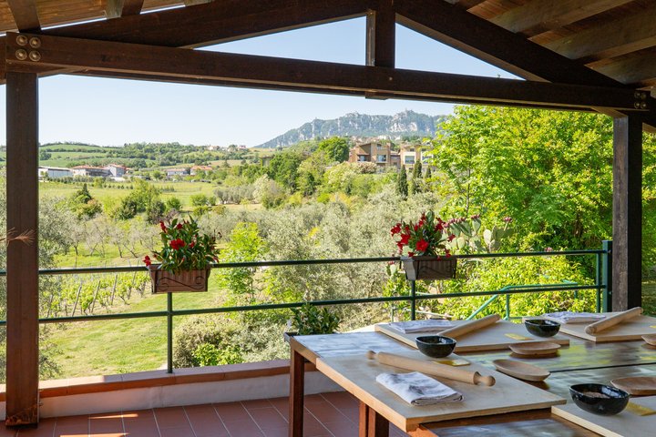 Cook Like a Local in San Marino Countryside