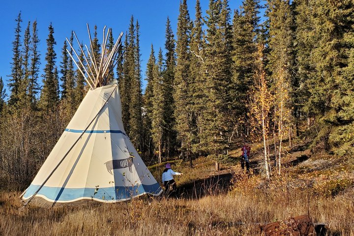 5 Hours Watercraft Rental with Lunch in Yellowknife