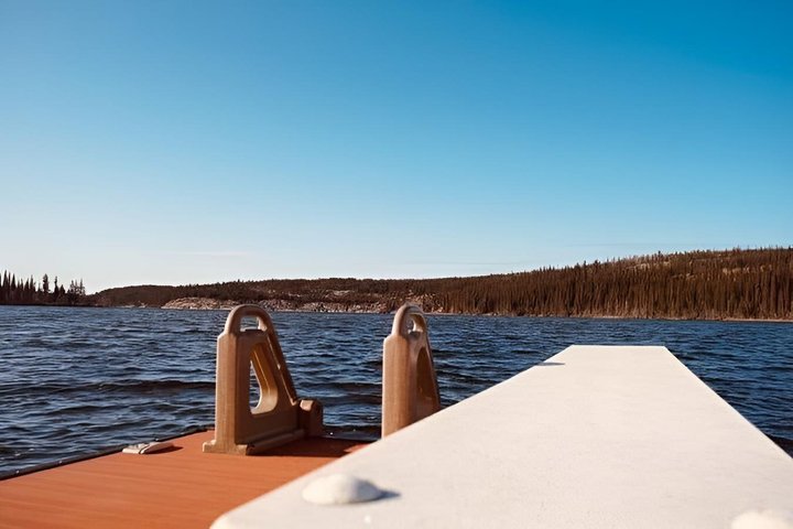 5 Hours Watercraft Rental with Lunch in Yellowknife