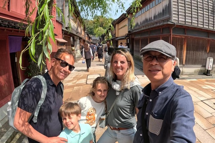 Kanazawa Customized Half-Day Tour with Licensed Local Guide