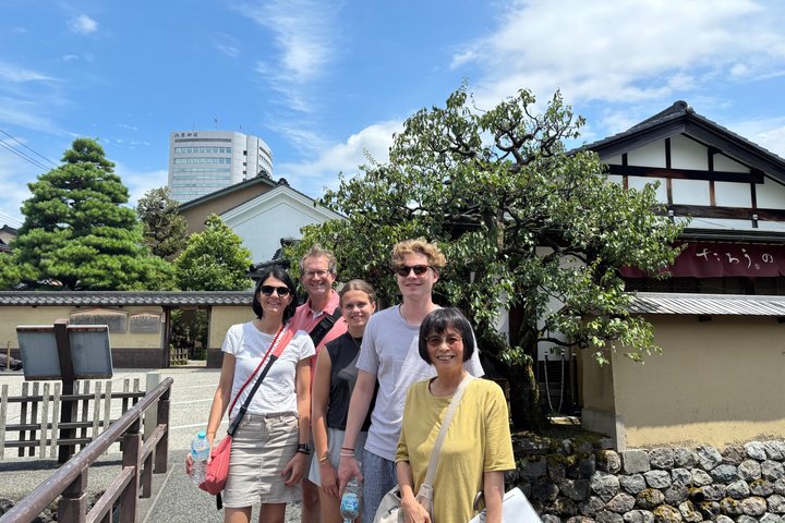 Kanazawa Customized Half-Day Tour with Licensed Local Guide