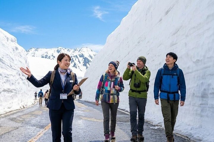 Toyama Customized Private Tour in 1 Day with Licensed Guide