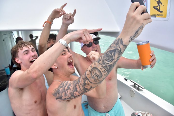 Sand Bar Punta Cana, Snorkeling, Party Boat, Booze Cruise Party