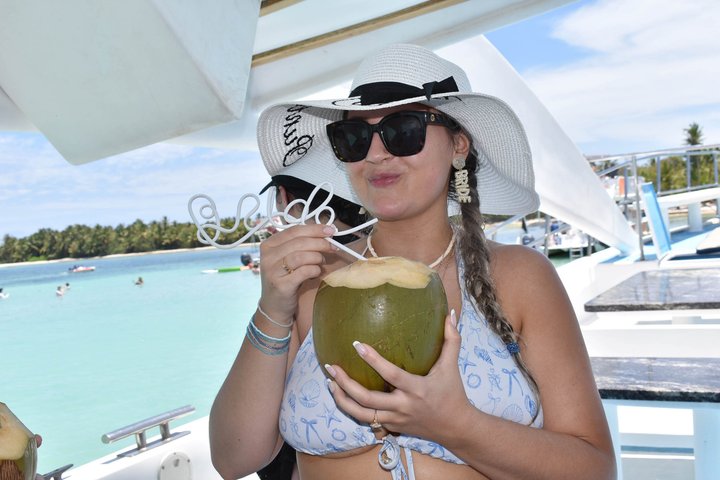 Sand Bar Punta Cana, Snorkeling, Party Boat, Booze Cruise Party