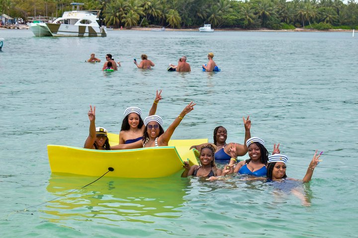 Sand-Bar Punta Cana Party Boat unlimited drinks, snorkeling Vibes