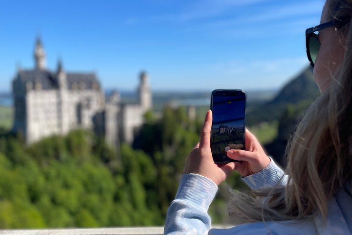 Neuschwanstein Castle Skip-the-Line Guided Tour & Shuttle Service