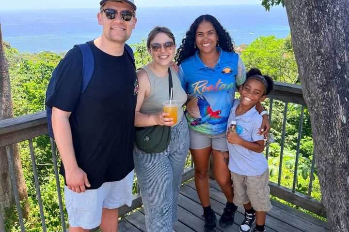 Roatan Wildlife Monkeys,Sloths, chocolate Rum tasting Island Tour