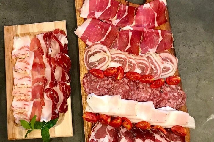 Montepulciano: Cinta Senese Farm Tour, Food Tasting & wine