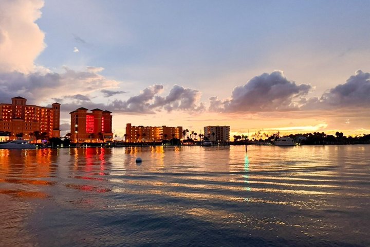 Fort Myers Beach Sunset and Dolphin Watching Cruise