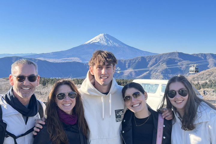 Hakone in 1 Day by Private Car with Licensed Guide