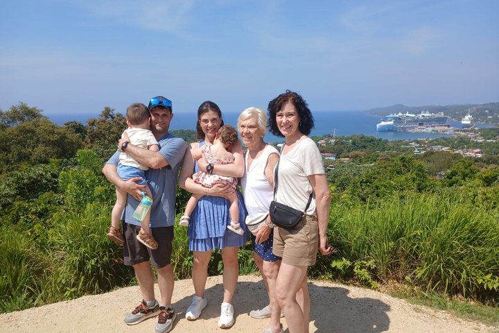 Roatan Wildlife Monkeys,Sloths, chocolate Rum tasting Island Tour