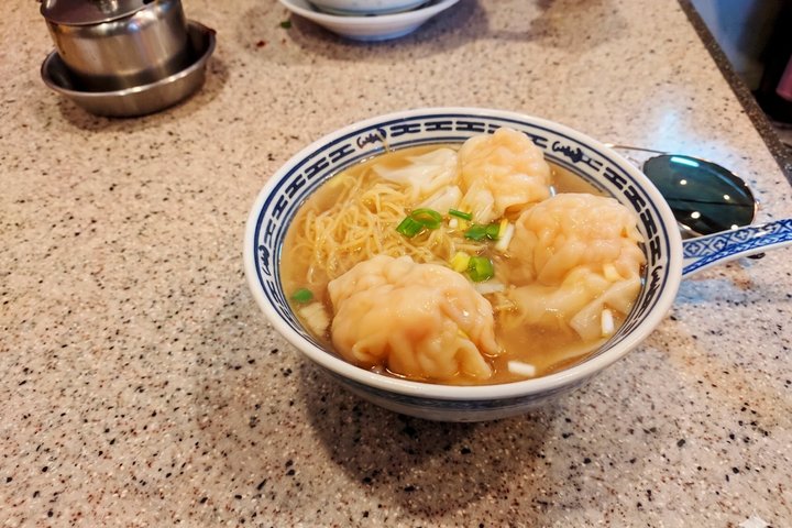 Hong Kong Walking Tour: 6-hrs Landmarks & Highlights with Lunch