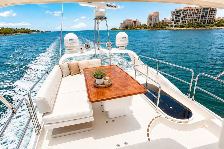 Private Luxury Yacht |+ 2 free Jet Skis | + Sea Pool