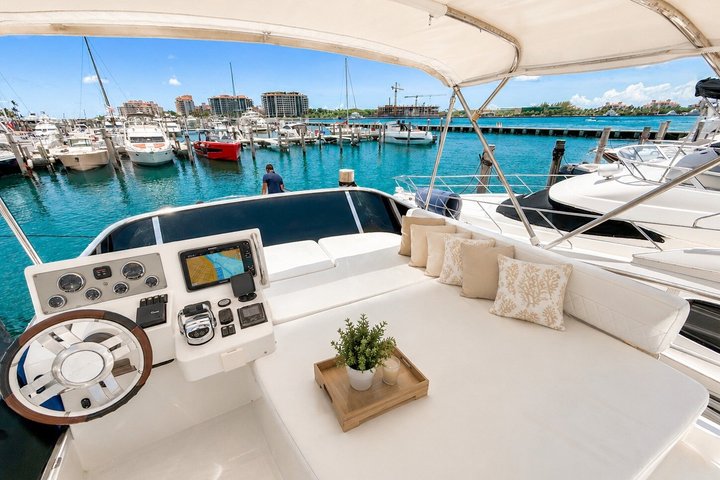 Private Luxury Yacht |+ 2 free Jet Skis | + Sea Pool