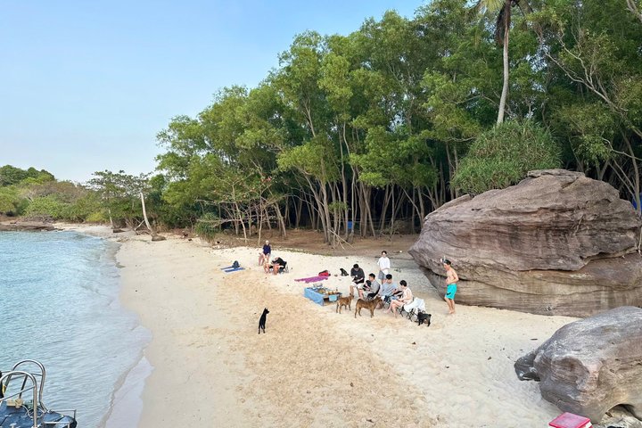 Phu Quoc: Discovery Snorkeling Tour with Island BBQ (Max 12 pax)