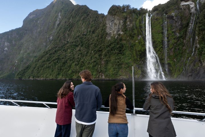 Milford Sound Nature Cruise with Southern Discoveries