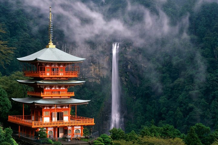 Kumano Kodo Half Day Daimonzaka and Nachi Taisha Tour