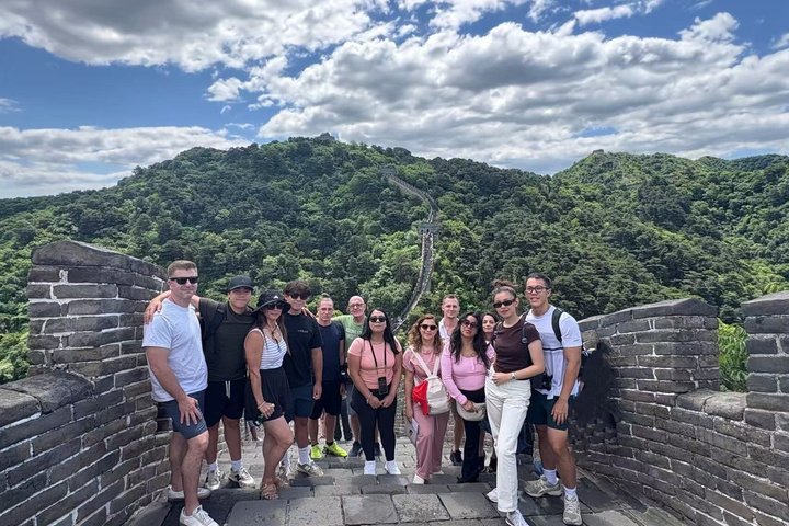 All-Inclusive Day Tour: Mutianyu Great Wall and Summer Palace