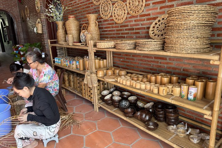 Mekong Delta and Cai Rang Floating Market 5-Hours Tour