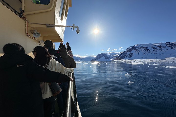Svalbard Icebreaker Cruise and Arctic Floating Adventure