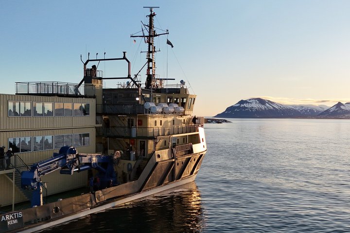 Svalbard Icebreaker Cruise and Arctic Floating Adventure