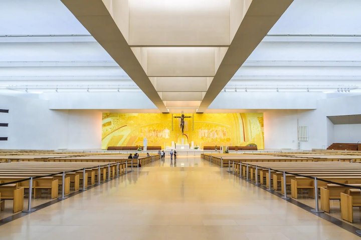 Fátima Walking Tour Small-Group Sanctuary Tour